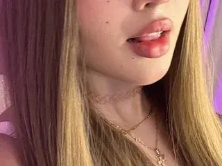Streamate Watch Live Sex Cams of Aleshiadoll