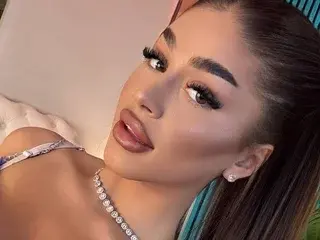 Streamate Live Sex of Bella_Noirre