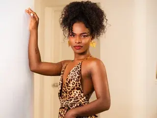 Streamate Nude Webcam of RayzaLebons