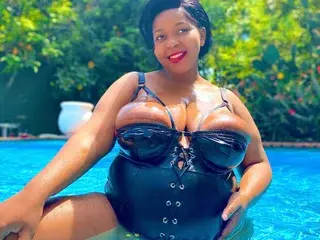 Streamate Live Sex Cam of BIGBUSTYNANA