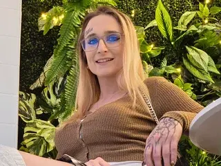 Streamate Live Sex Cam of SylvieSorrow