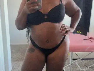 Streamate Adult Webcams of QueenDomi