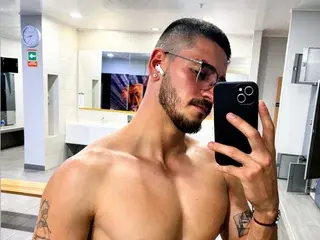 Streamate Watch Live Sex Cams of Yeager_Master