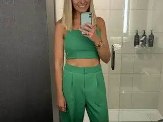 Streamate Adult Webcam of RebeccaXoXo