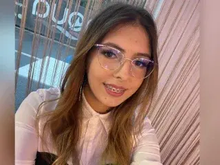 Streamate Private Sex Chat of ADELLYINN