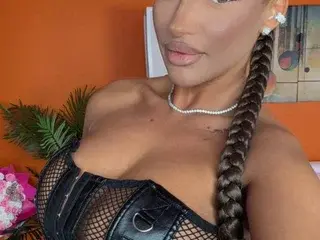 Streamate Nude Webcam of Loving_Blondie