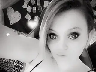 Streamate Sex Chat of Honey_Chambers