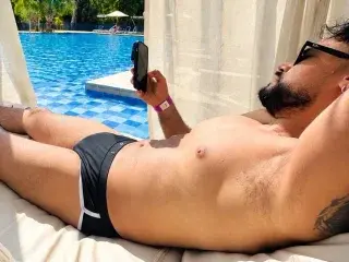 Streamate Private Sex Chat of Derry_HugeCock