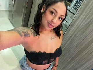 Streamate Free Porn Cam of LunaaCollinss
