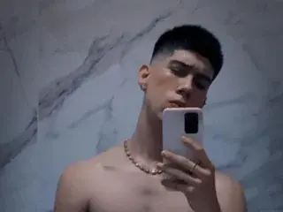 Streamate Nude Webcam of Jhony33