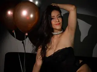 Streamate Watch Live Sex Cams of LaurentMilf