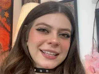 Streamate Live Sex Cam of Lola_Quin