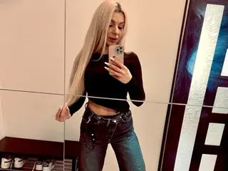 Streamate Live Sex of GoldenSinn