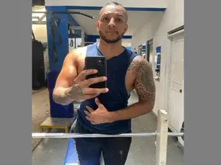 Streamate Nude Webcam of Leo_muscletxx