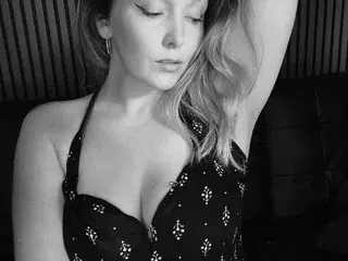 Streamate Free Live Porn of DeepThroatDarling
