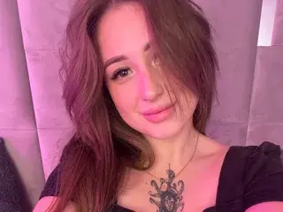 Streamate Live Sex Cam of PrettyAdellee