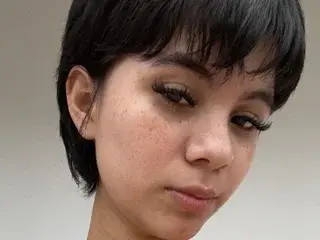 Streamate Live Sex Cam of Lila_Petite69