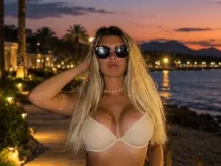 Streamate Watch Live Sex Cams of SharaBell