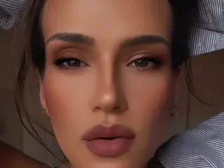 Streamate Watch Live Sex Cams of MiaNoir_X