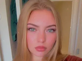 Streamate Best live sex cam show of Ellie19Xo