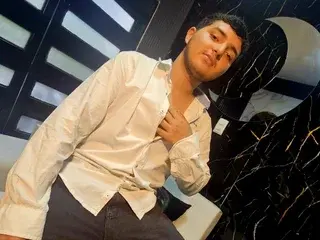 Streamate Sex Chat of Oliver_Jamees