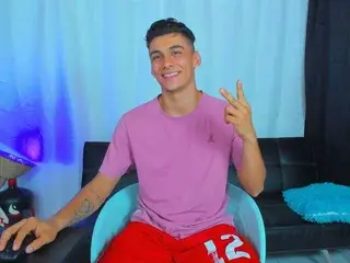 Streamate Free Porn Cam of max_wild18