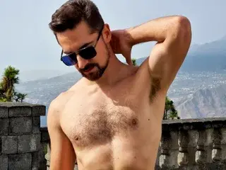 Streamate Free Porn Cam of AntonioWest