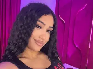 Streamate Free Porn Cam of Kira_Krush
