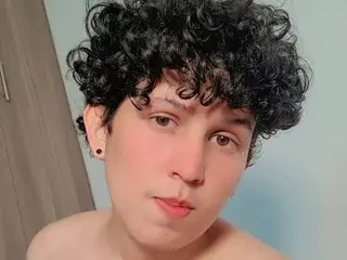 Streamate Live Porn of Monteszzo