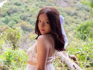 Streamate Live Porn of IvonniLoweyn