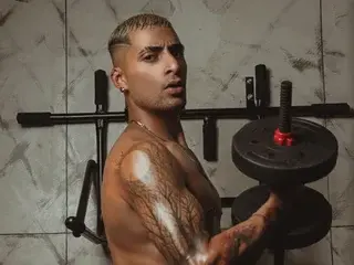 Streamate Live Sex Cam of DrakeNeuman