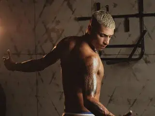 Streamate Adult Webcam of DrakeNeuman