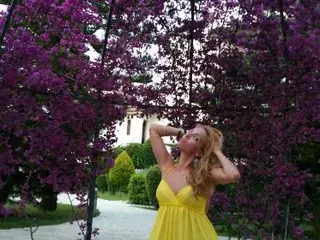 Streamate Watch Live Sex Cams of blondeangel_4u2