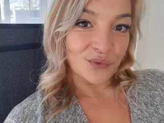 Streamate Live Sex Cam of queenfeetMaria