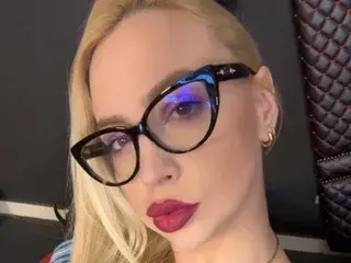 Streamate Free Porn Cam of ollivia_smith