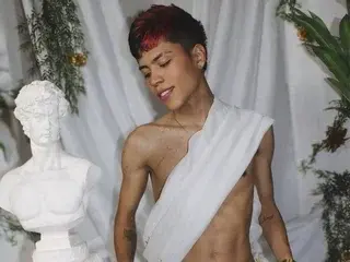 Streamate Live Sex Cam of MaxiWildd777