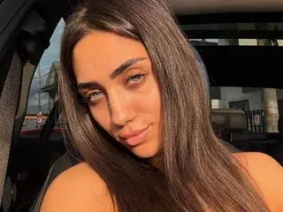 Streamate Sex Cam of IsLucyCherry