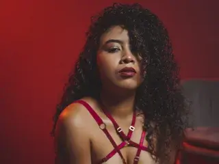 Streamate Sex Chat of Tharaa24