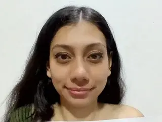 Streamate Free Porn Cam of SkinnyFantansies44