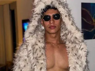 Streamate Live Sex Cam of Alan_pitt