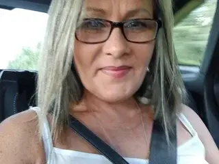 Streamate Adult Webcams of IrishMilfRoxie34dd