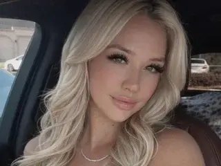 Streamate Best live sex cam show of Sabrina_xx