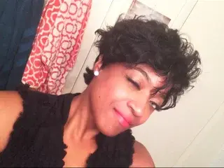 Streamate Adult Webcam of BustyIrie