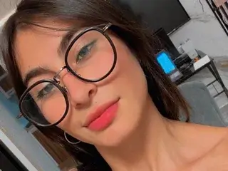 Streamate Live Sex Cam of beatriz_doll