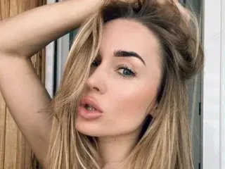 Streamate Sex Cam of Tina_a