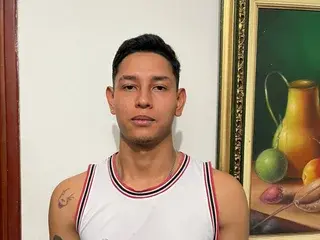 Streamate Watch Live Sex Cams of Justinos