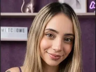 Streamate Free Porn Cam of MagentaBuk