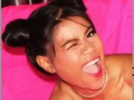 Streamate Adult Webcam of NizaThainy