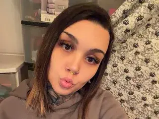 Streamate Free Porn Cam of AugustMarie