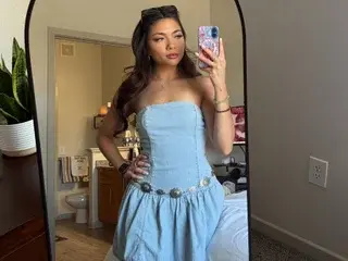 Streamate Sex Chat of DesireeGrey22